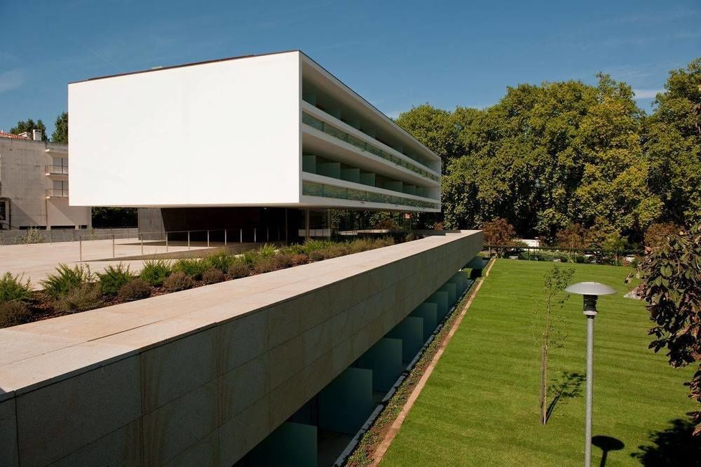 https://newex.headwater.com/holiday-hotels/?HolidayID=219&HotelID=294&HolidayName=Portugal+%2D+Mainland-Portugal+%2D+Minho+%2D+Short+Break+Walks-&HotelName=Hotel+InLima+4%2A%2C+Ponte+de+Lima">Hotel InLima 4*, Ponte de Lima