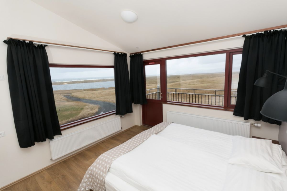 https://newex.headwater.com/holiday-hotels/?HolidayID=160&HotelID=352&HolidayName=Iceland-+Iceland+%2D+West+%26+North+%2D+7+Nights+-&HotelName=Snaefellness">Snaefellness