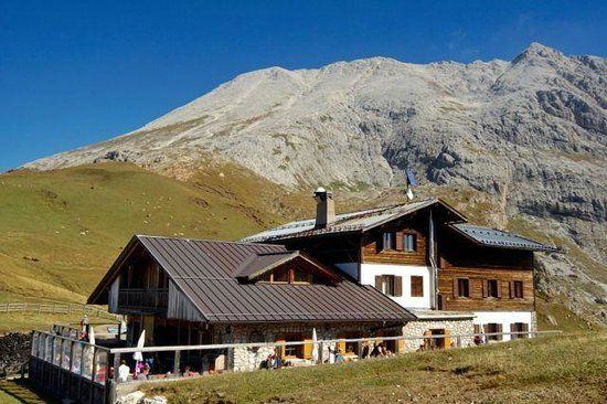 https://newex.headwater.com/holiday-hotels/?HolidayID=134&HotelID=167&HolidayName=Italy-Walking+in+the+High+Dolomites+of+Val+Di+Fassa-&HotelName=Val+di+Fassa+trek">Val di Fassa trek