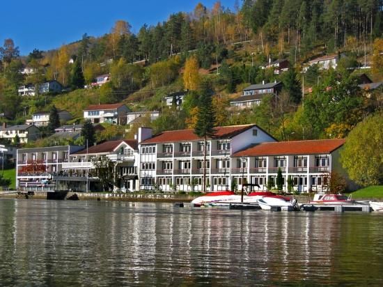 https://newex.headwater.com/holiday-hotels/?HolidayID=176&HotelID=214&HolidayName=Norway-Into+the+Fjords+Walk-&HotelName=Strand+Hotel+%2D+Standard+Grade">Strand Hotel - Standard Grade